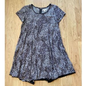 Silence & Noise Urban Outiftters grey patterned short sleeve dress